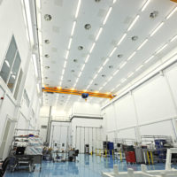 Защита на стените за лаборатория в сградата на Surrey Satellite Technology